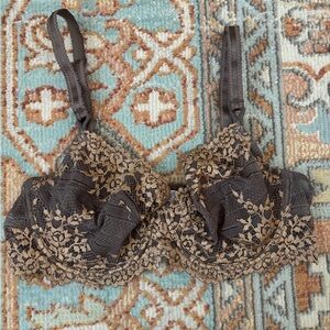 Elegant Lace Underwire Bra in Brown and Tan